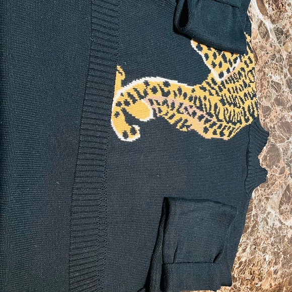 Over Size Sweater - Picture 7 of 10